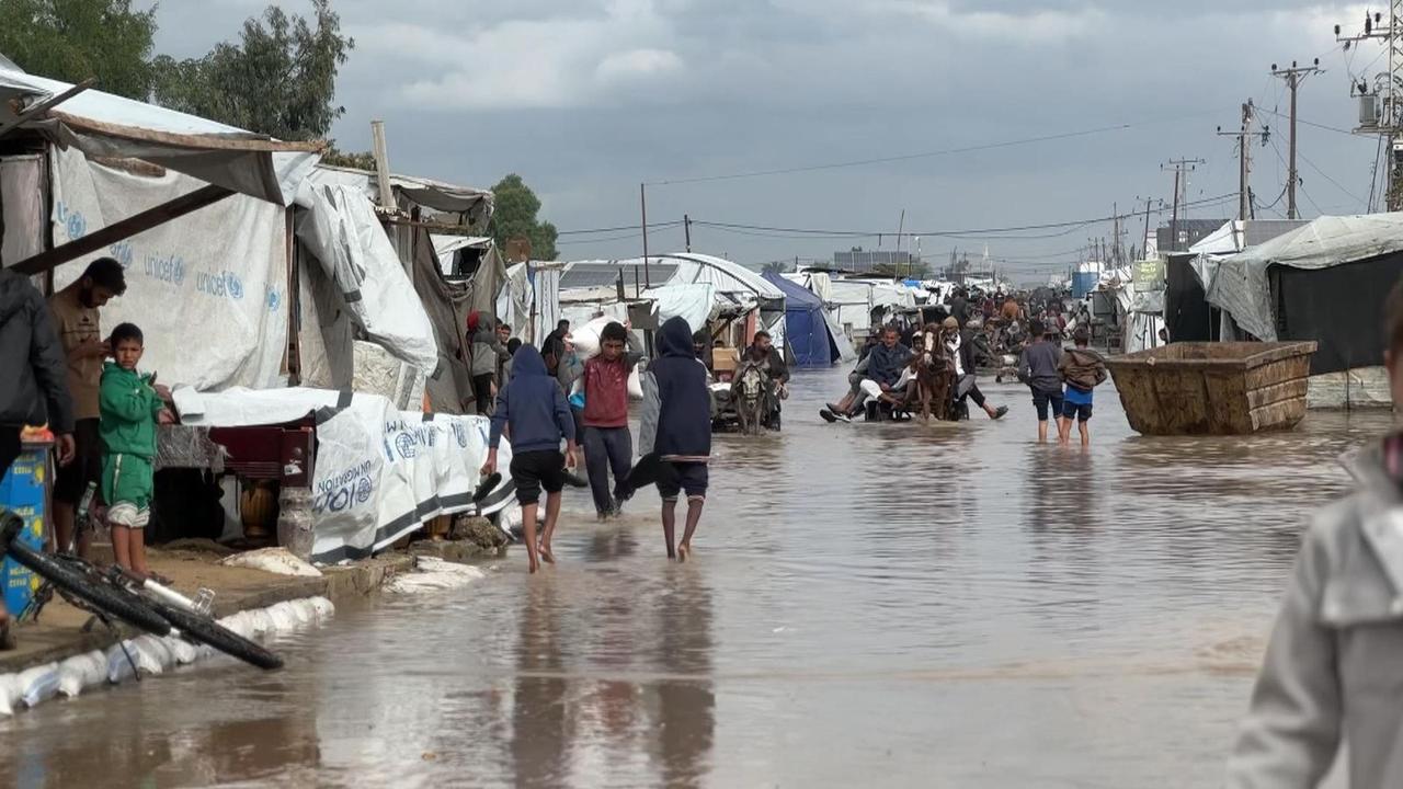 空袭、枪击、体温过低：美国支持的停火协议下加沙生活的残酷现实