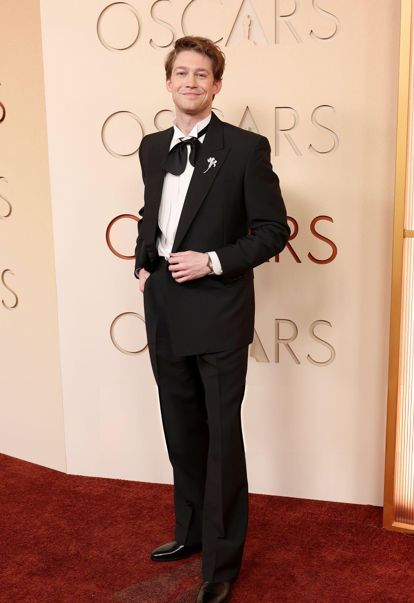 今年奥斯卡红毯上的男明星们莱昂纳多·迪卡普里奥，佩德罗·帕斯卡，乔·阿尔文瓦格纳