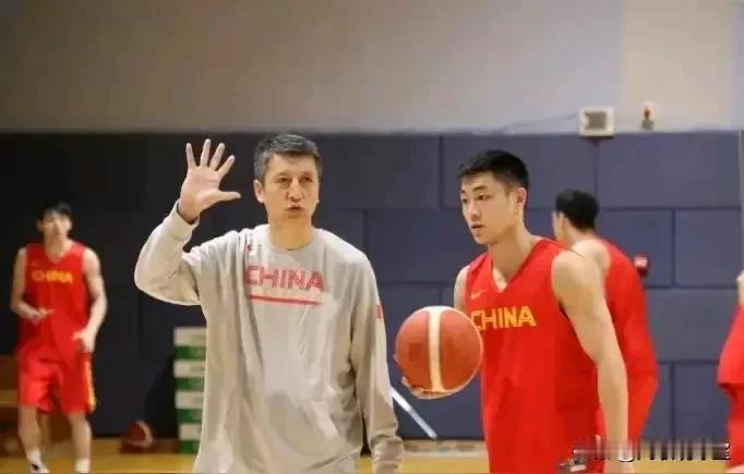 不吹不黑，男篮亚洲杯集训，郭士强选择带高诗岩、刘金雨和李祥波多少有点人情世故，否