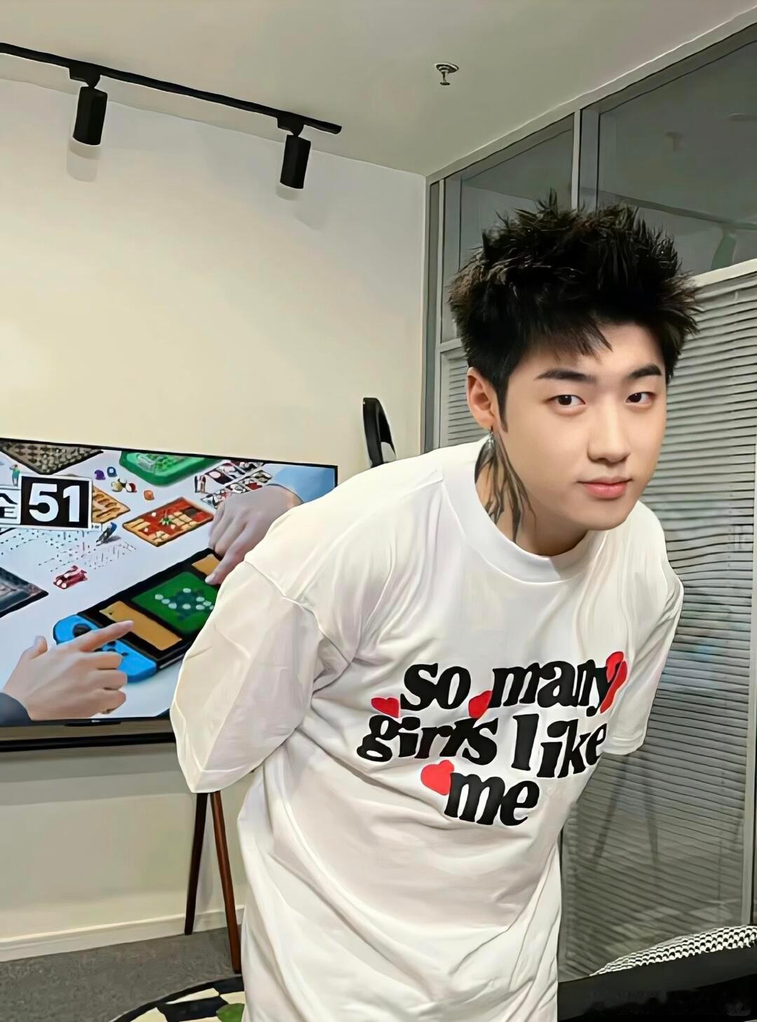 Capper 殷世航聚会 酒吧偶遇名场面！一个是说唱圈实力选手，一个是网红圈话题