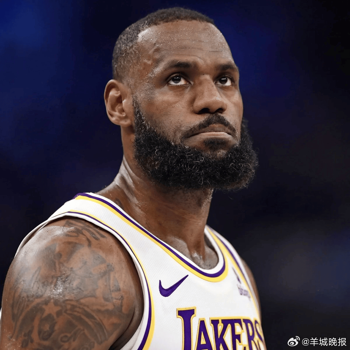 #詹姆斯里程悲##詹姆斯生涯第四次被横扫#北京时间5月12日，NBA季后赛西部半