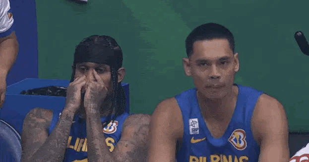 决胜时刻5犯离场，克拉克森在场边观战，十分懊恼