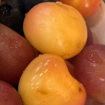 杨幂[超话] 🐝杨幂冯湮儿💚 杨幂冯娷 叮~神秘水果出现！无奖竞猜，是存在于