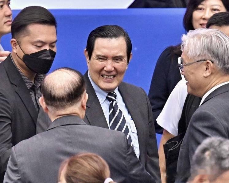 “吃老板够够”！马办财经案真相越来越明，马英九遭手下萧旭岑王光慈背叛！网传王光慈