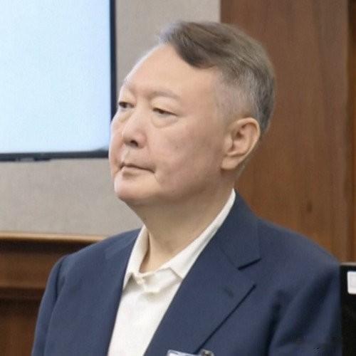 尹锡悦蹲看守所100天赚318万！比当总统还赚，这操作太离谱
 
韩国这瓜真是越
