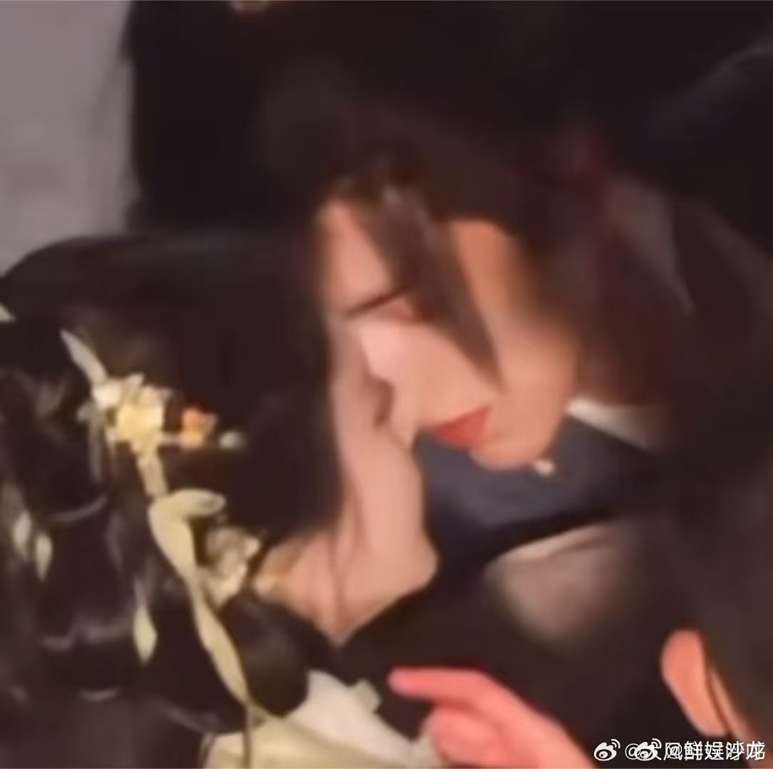 收手吧阿瑟你好星期六阿瑟你好星期六表现绝了！剧宣不刻意，松弛又吸睛，颜值状态双在