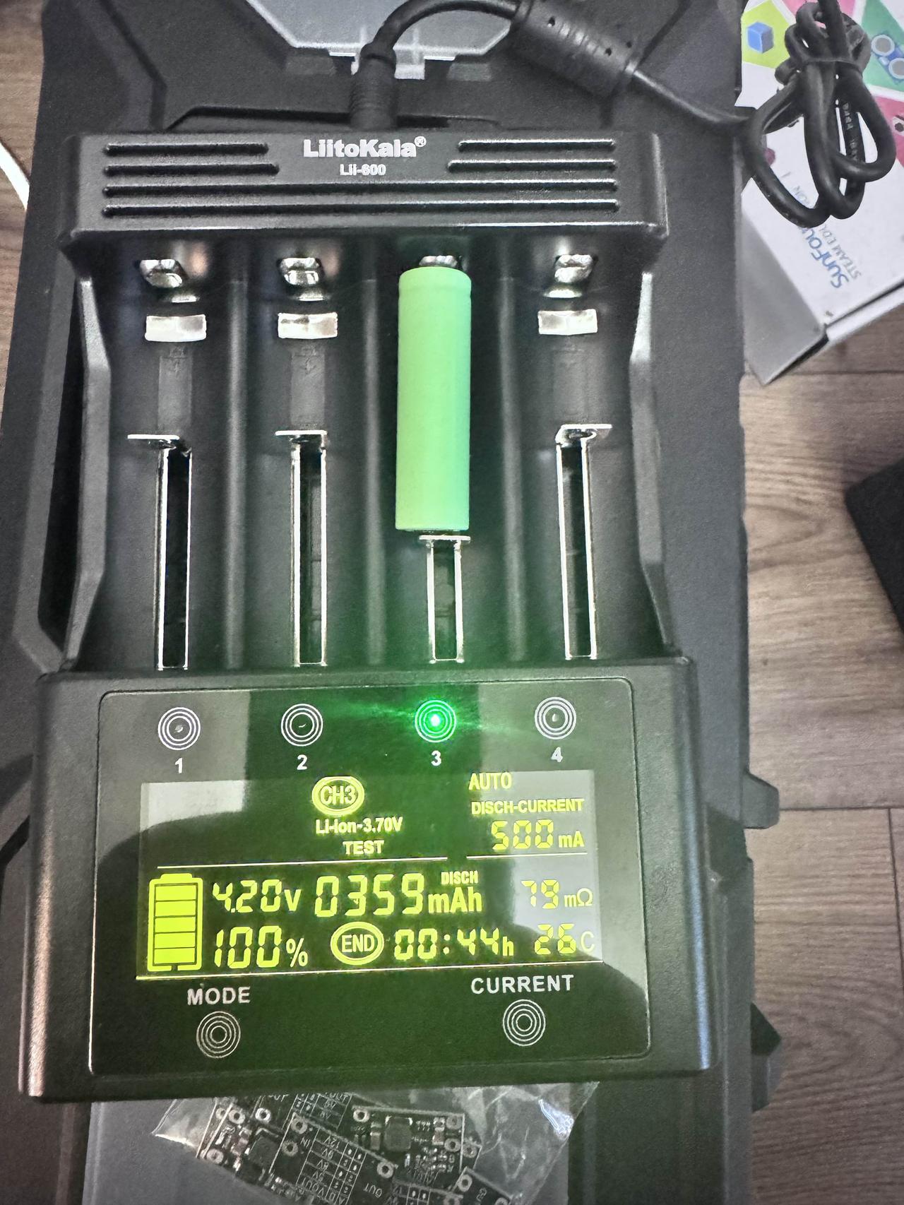 果然便宜没有好货，这锂电池居然只有359毫安！

这个电池是某桃儿童教育机构推出