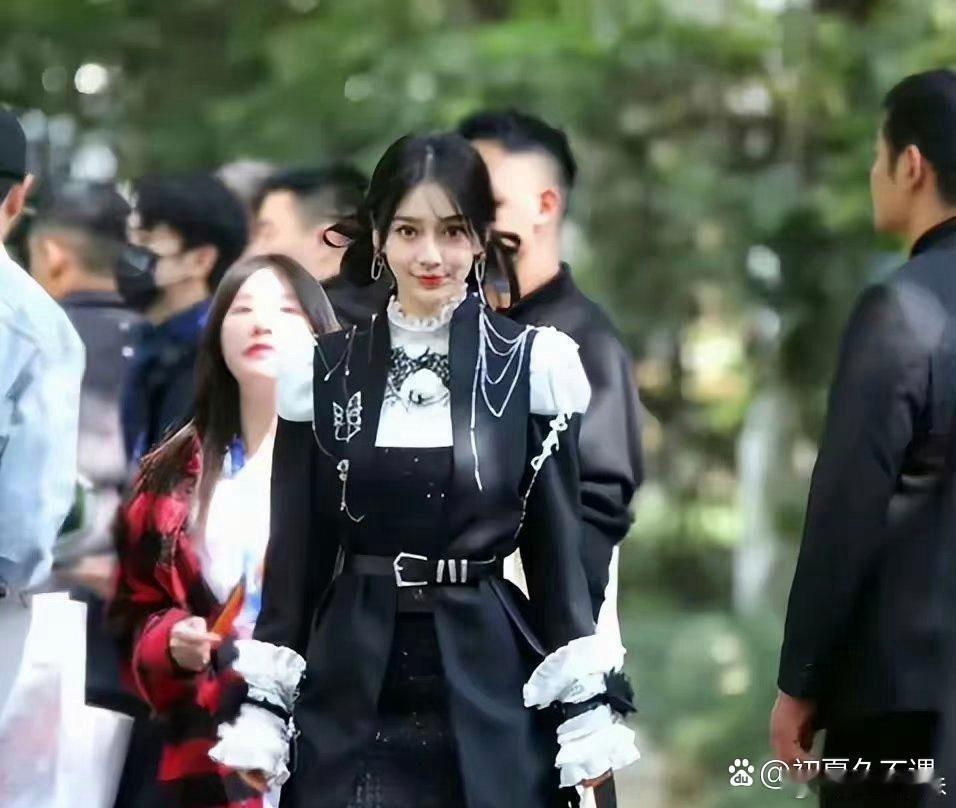 新一季《跑男》的回归引发了观众的热议，Angelababy的回归更是为节目增添了