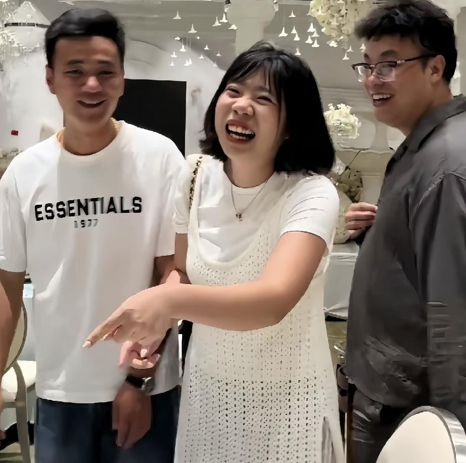 估计今天很多网友都在期待她们5个人的后续视频吧    （厉怀远   林丽  大厉