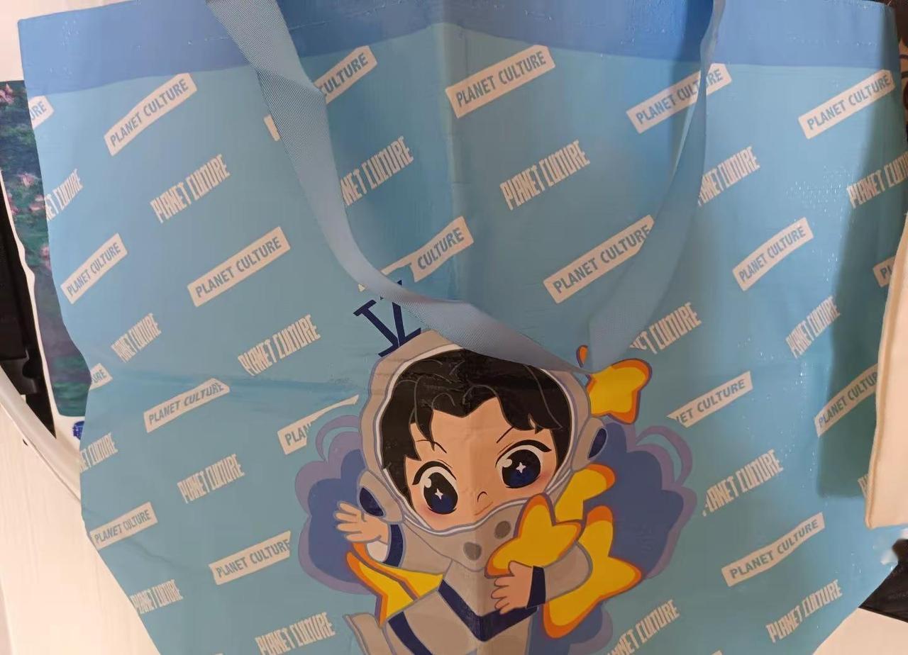 知道你现在一定很难过，有压力，我们陪你们一起扛，你们不是一个人@Jason张杰 