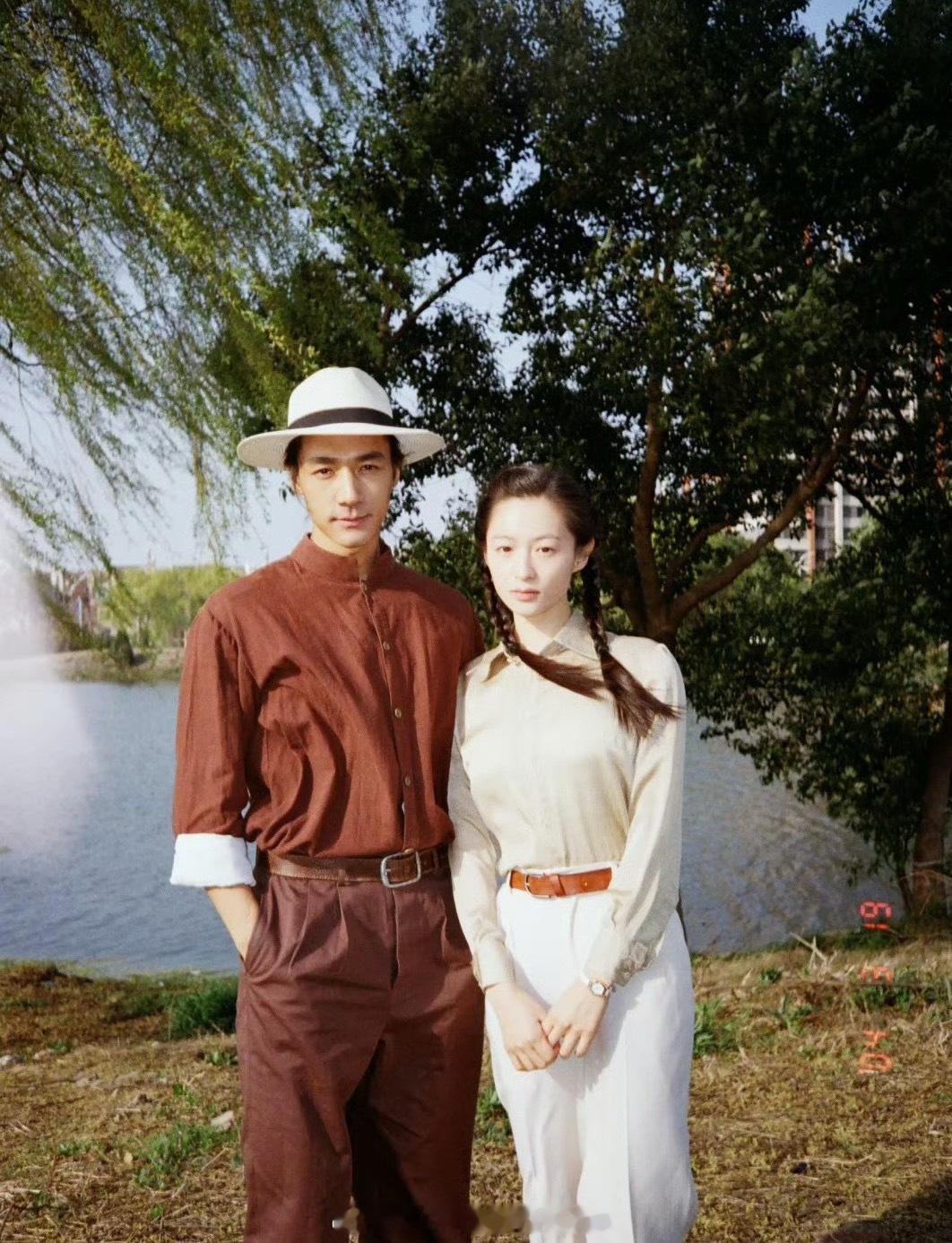 这种拍摄手法真的太厉害了，感觉连人都是动态的 