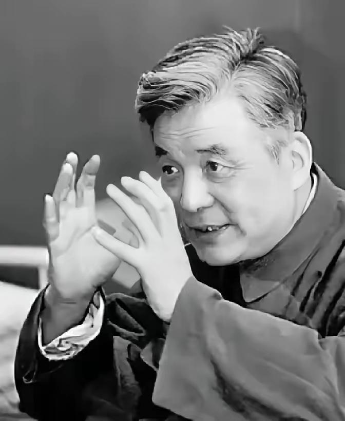 1986年，邓稼先临终前给中央打报告说：“全球核弹理论快到头了，以后重点不是搞大