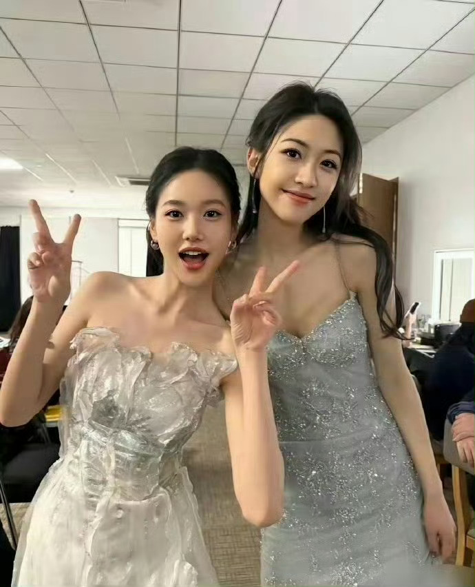 难怪大家说她是汤唯的继承人，这美貌肯定会大红大紫的。 