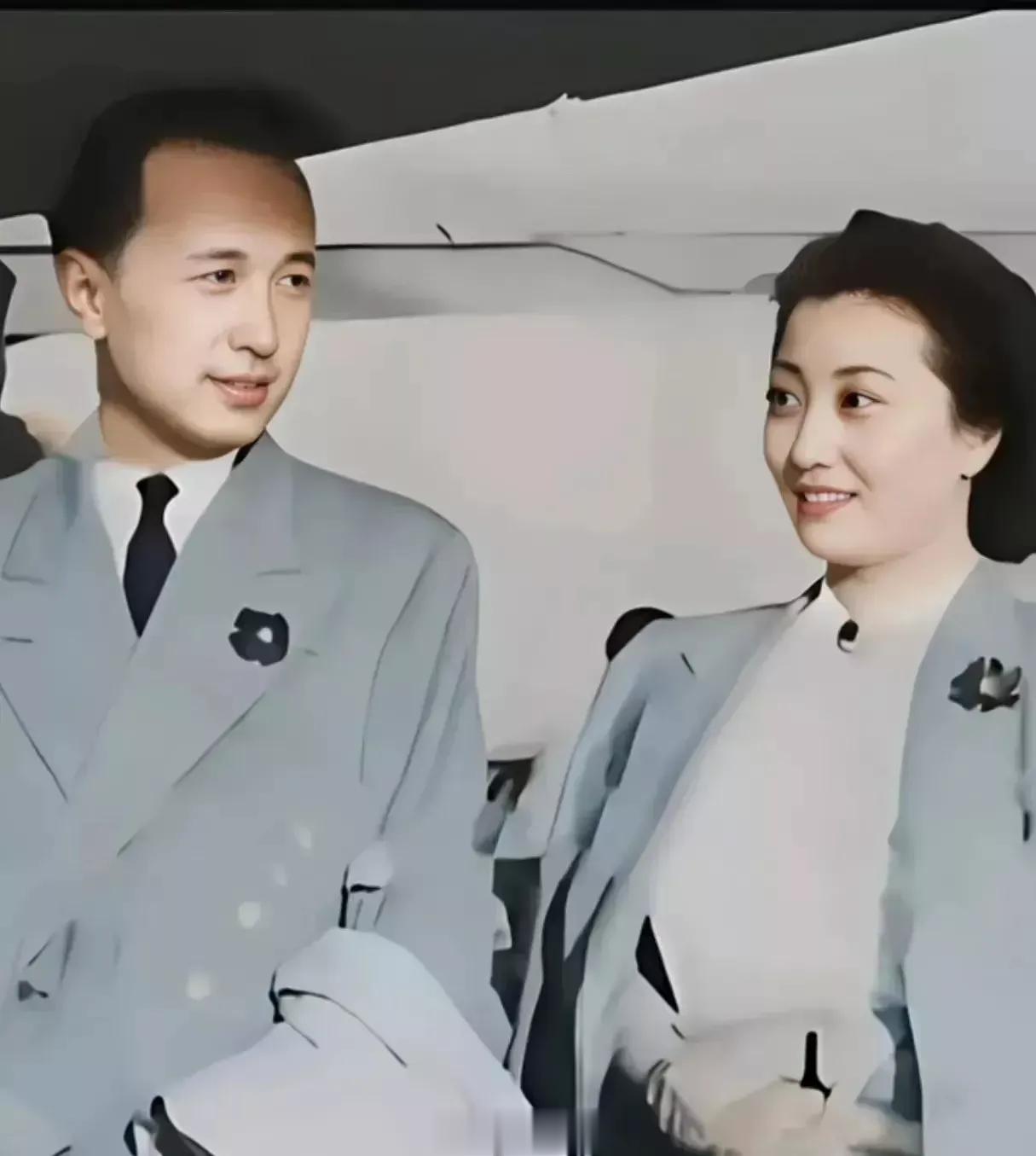 这是钱学森和夫人蒋英度蜜月时的一张珍贵合影！拍摄于1947年。那时候他们真是郎才