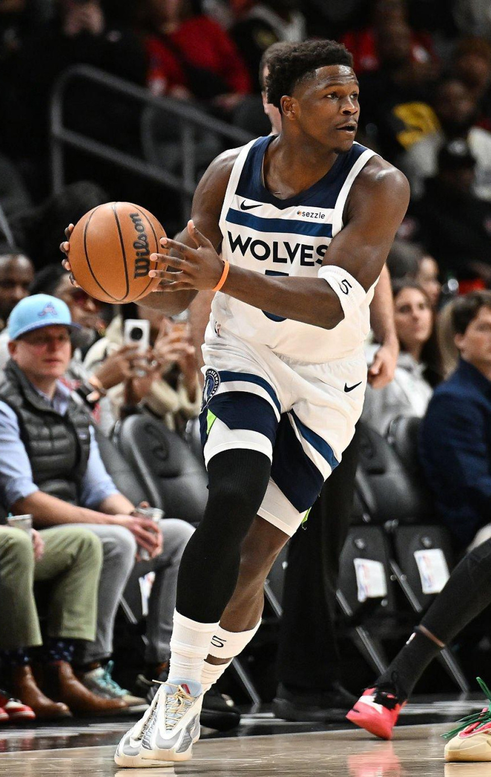 华子 · adidas AE2 Year of the Horse登场33分钟 