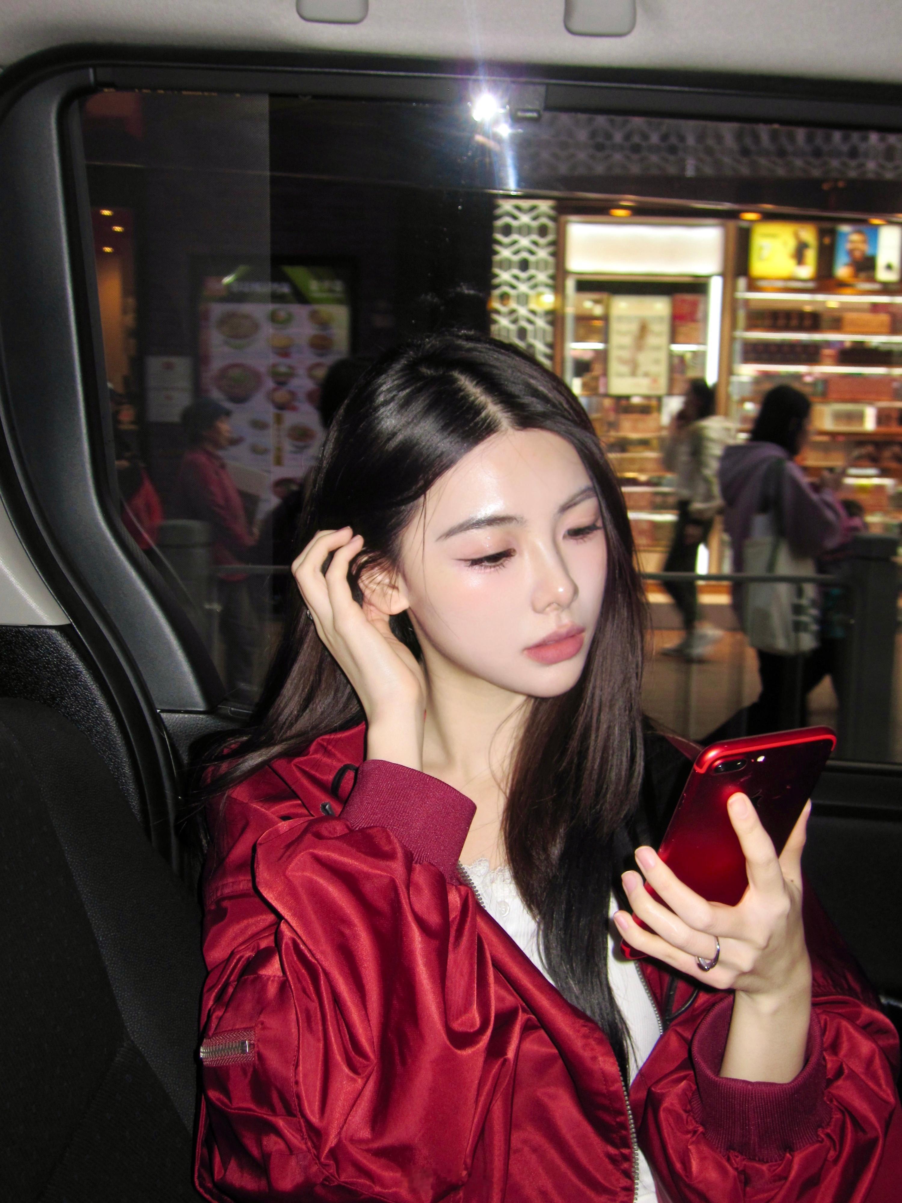 刷到一个好看的小姐姐还在用home键iPhone！ 