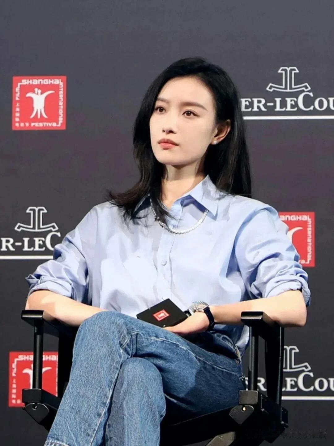 
倪妮的珍珠穿搭，每一套都超爱❤️❤️❤️…
她真的把珍珠戴出了时髦的高级感！
