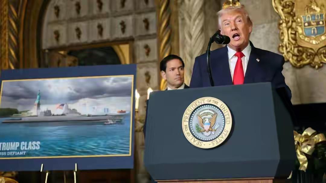特朗普一个外行和门外汉随意指挥美国海军未来的造舰计划，弄不好将让美国军事加速衰落