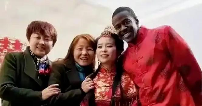 法学界陈枫：加强对外嫁女性的管理已经刻不容缓。他建议，只要中国女孩嫁给老外，必须
