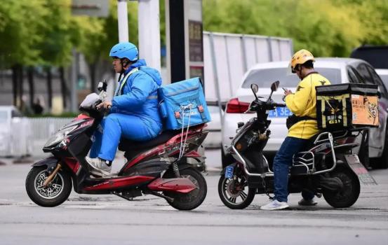 748万司机扎堆入行，订单涨幅严重滞后，平台打工时代彻底落幕
 
出行配送类平台