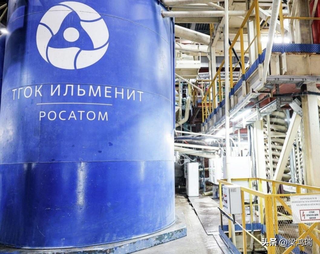 俄罗斯国家原子能公司总裁阿列克谢·利哈乔夫表示，俄罗斯是唯一一个使用再加工铀和钚