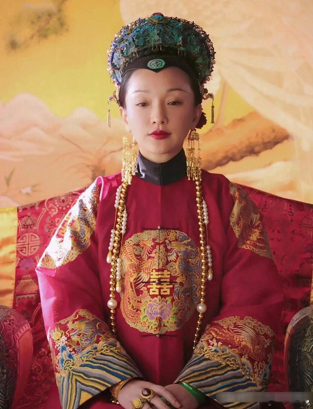 如懿一上位就奢靡之风盛行，省钱的方法是克扣接生嬷嬷的钱[裂开]华妃带的才叫护甲，