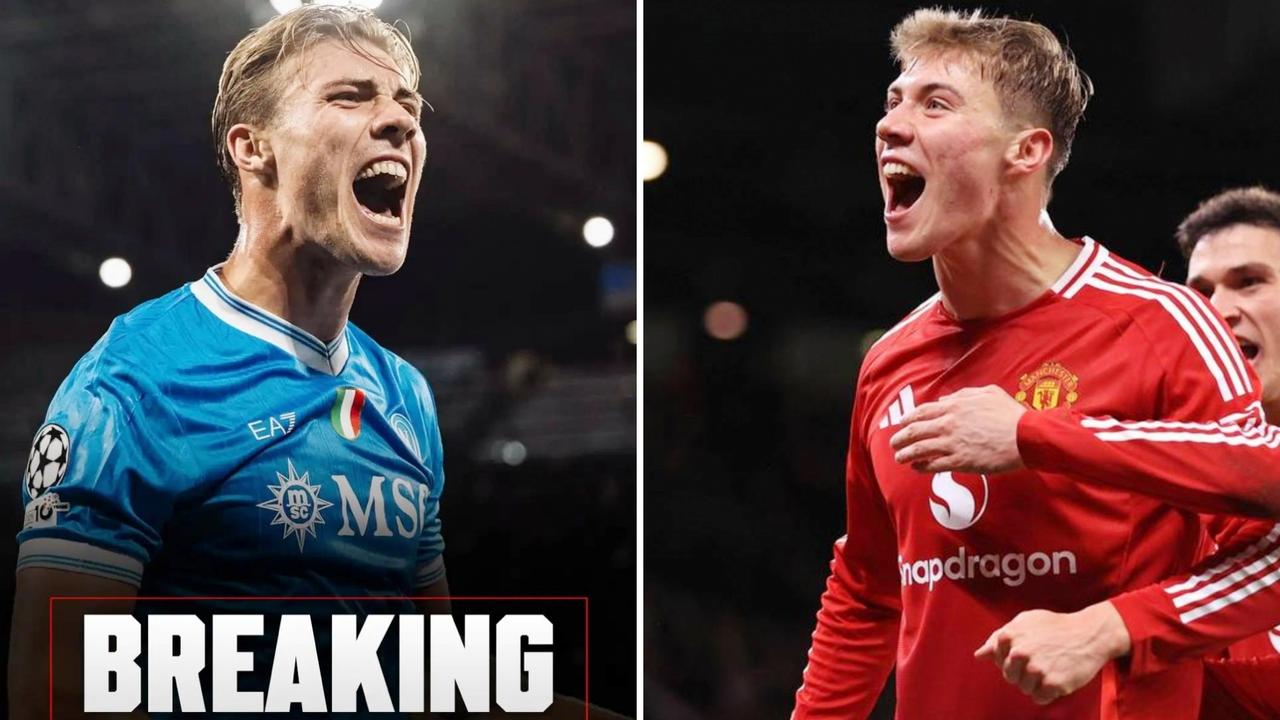 那不勒斯将启动买断条款，以4400万欧的转会费签下霍伊伦。
曼联方面将总计得到5