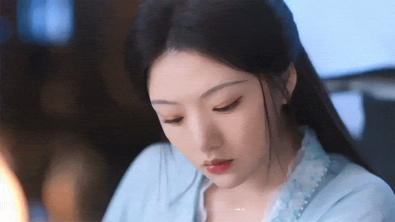 董思成拍了任敏电视剧良陈美锦看惯了顾锦朝灵动张扬的模样，没想到素衣披发的简约造型