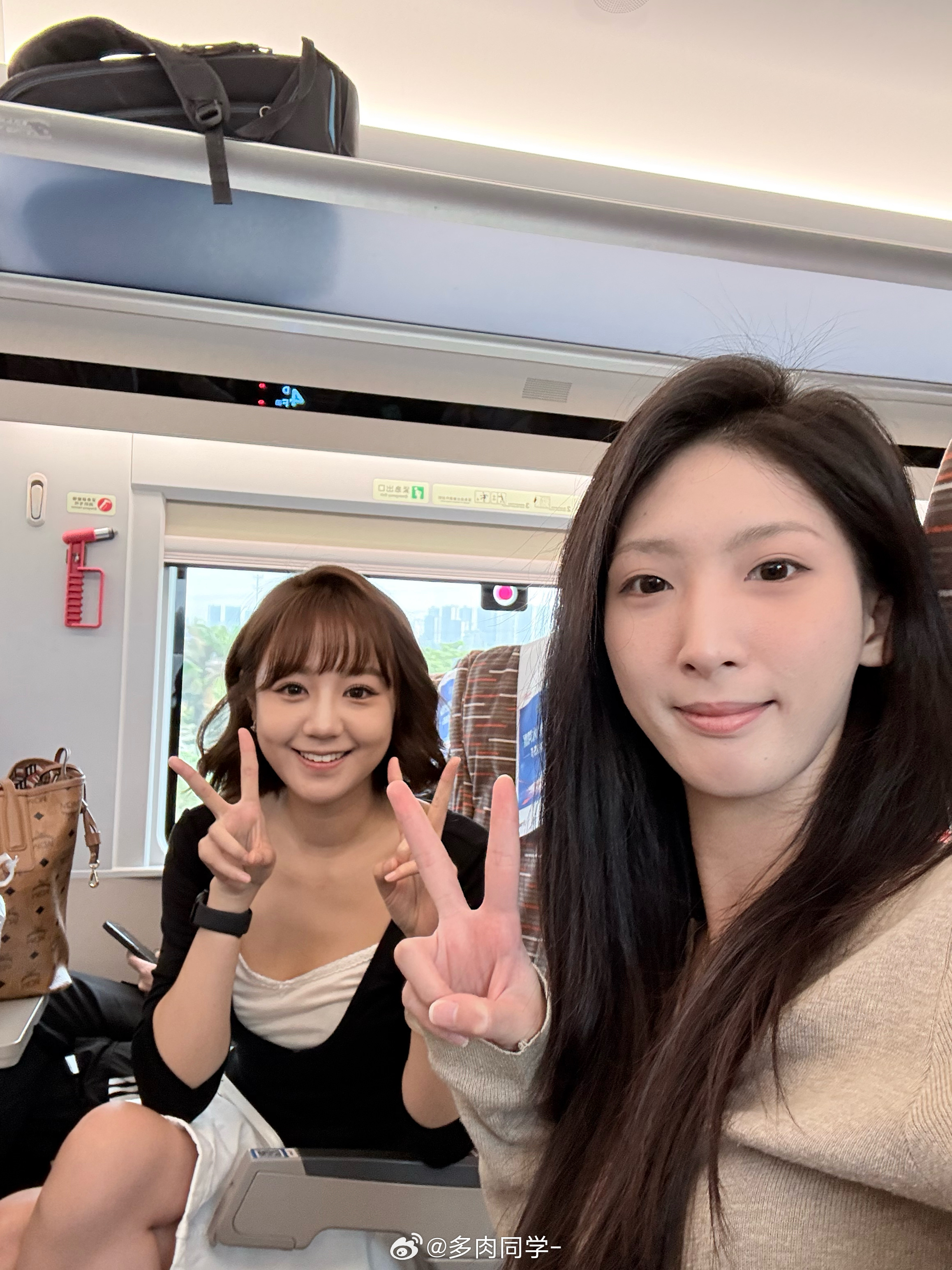 肉丸日记📔 耶✌🏻又是好姐妹一起​​​