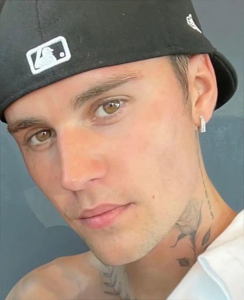 最近，加拿大流行王子 Justin Bieber（贾斯汀·比伯）和粉丝的最新合影