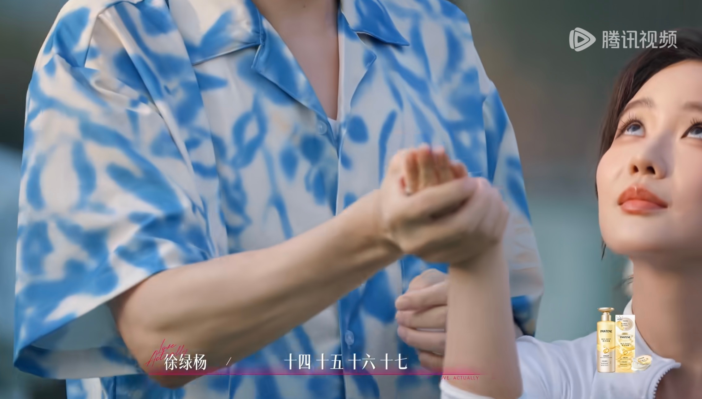 琪凌cp  今天的预告出来啦，新放出了一个垫球的活动，老周和单骑是一组的～这又把