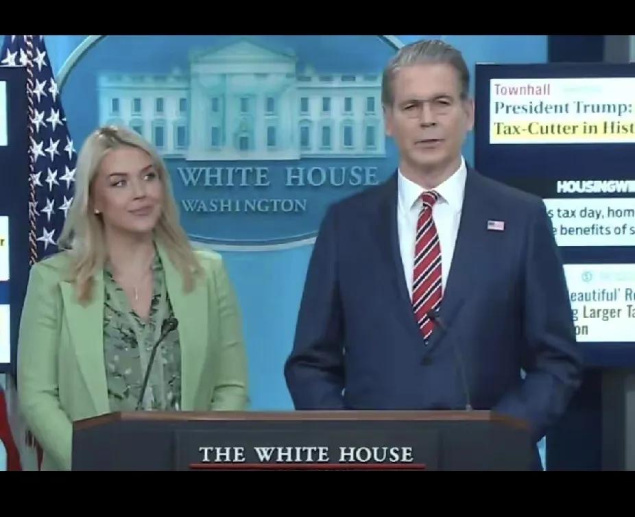 现在的国际局势太有意思了！美国打了伊朗很久，发现怎么也打不服，军事手段根本行不通