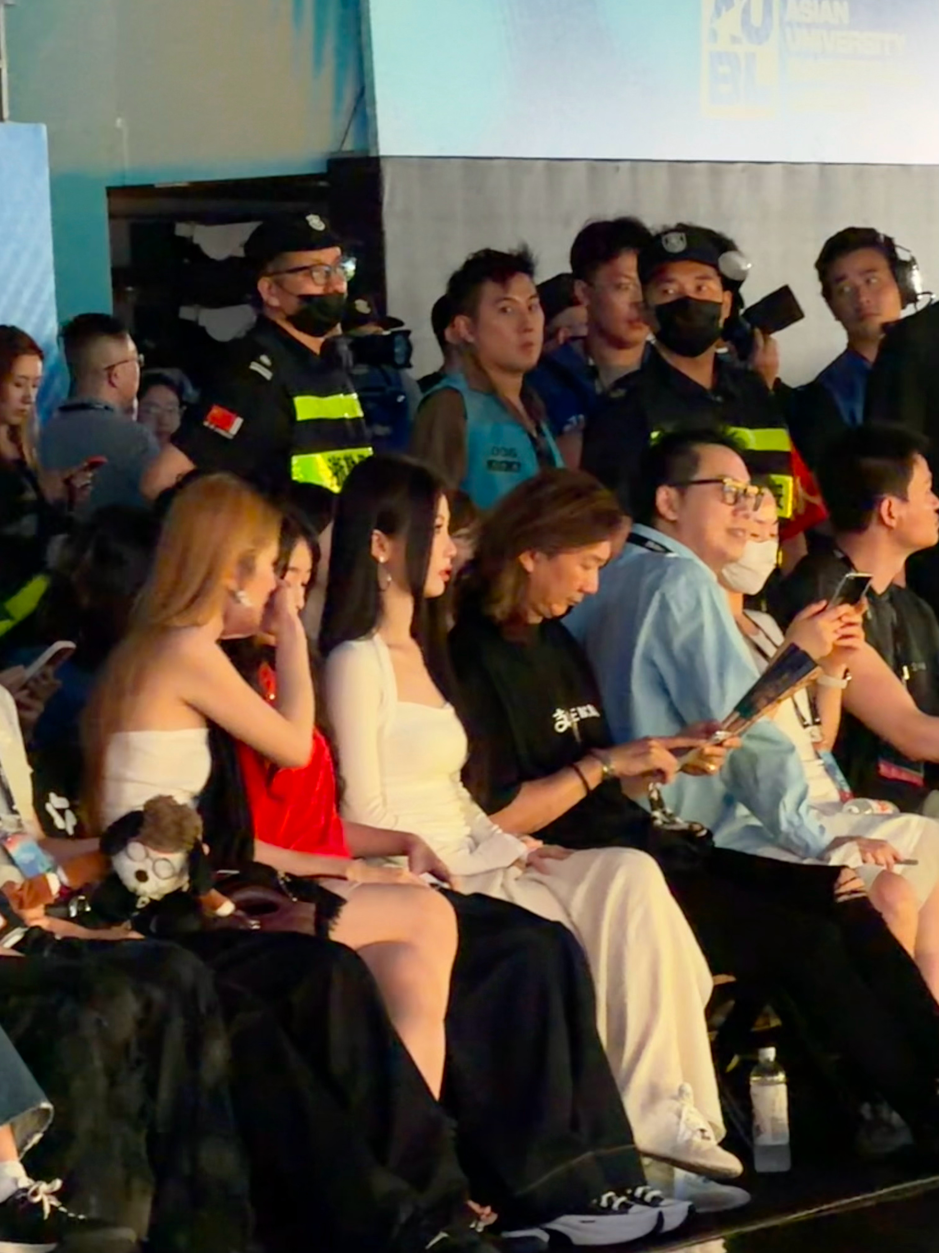感受这个live 宝现在脸美状态好体态也是这个👍 