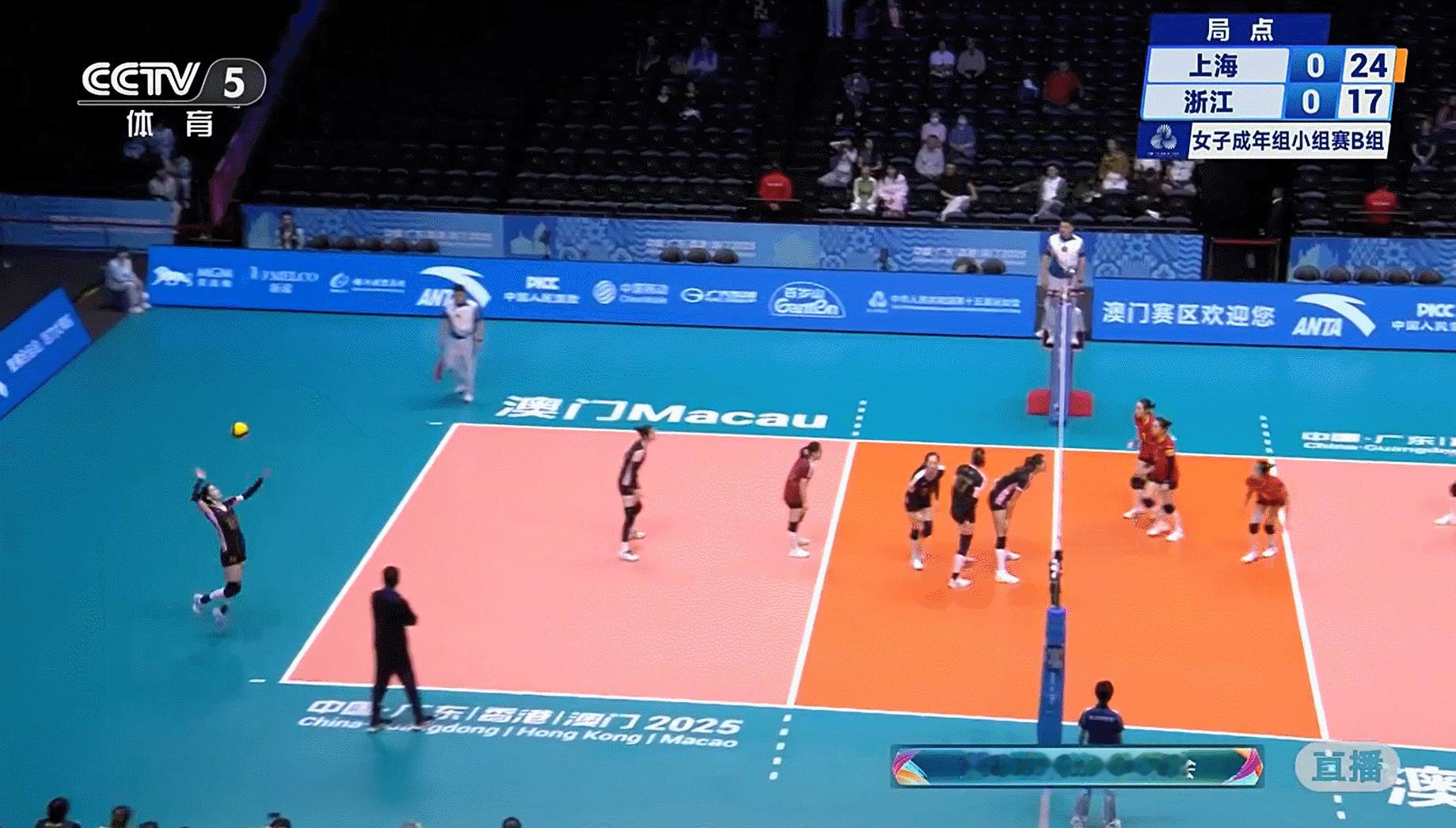 第十五届全运会上海女排第一局：上海队25-17浙江队 曾经焦灼，但欧阳茜茜的一波