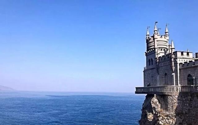 普京现在应该百感交集，他可能没料到，十年前卖给东方大国的S-400防空系统，如今