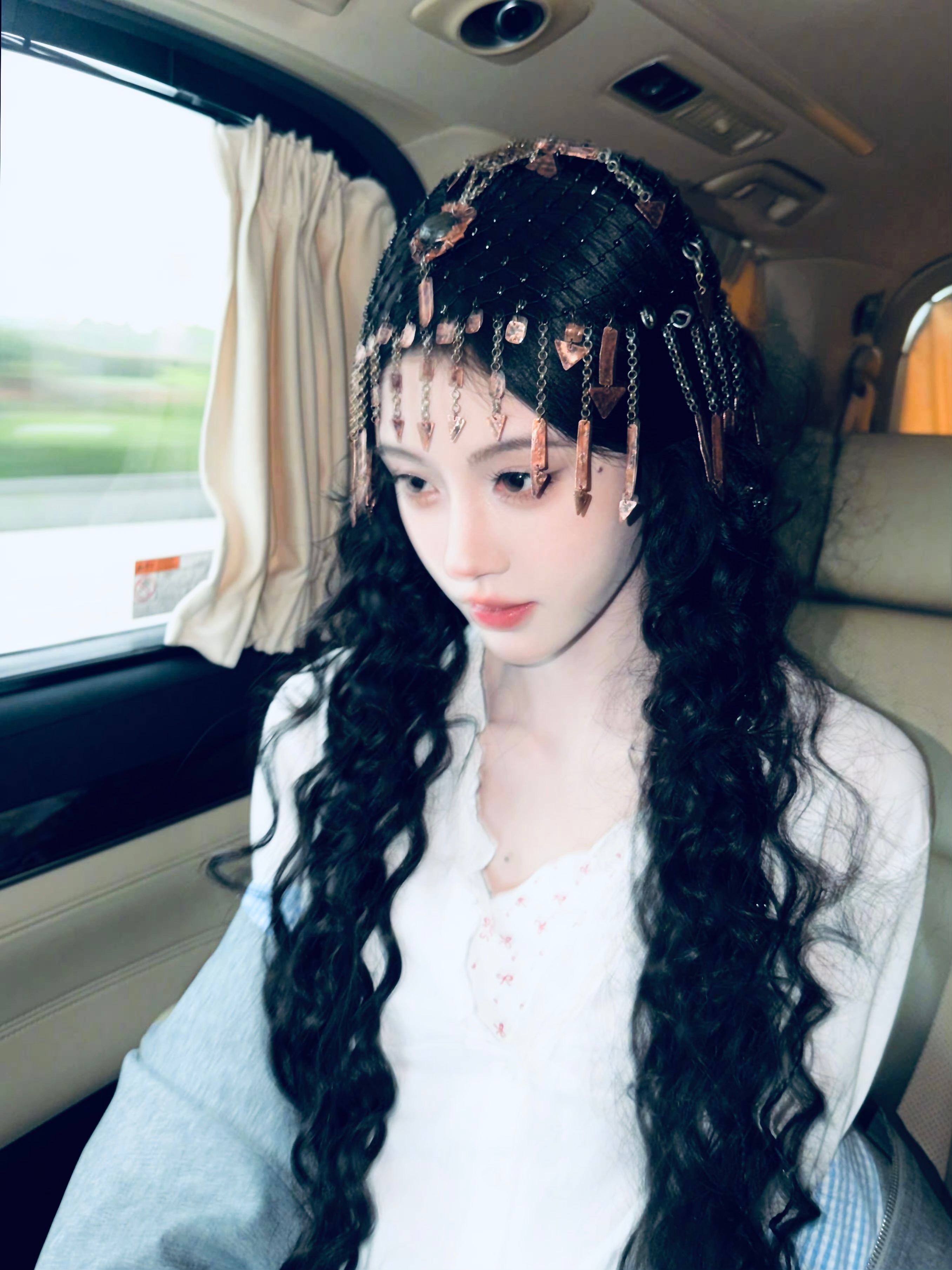 来查收鞠婧祎今日份的心动营业，异域风阿黛宝宝来了[期待] ​​​