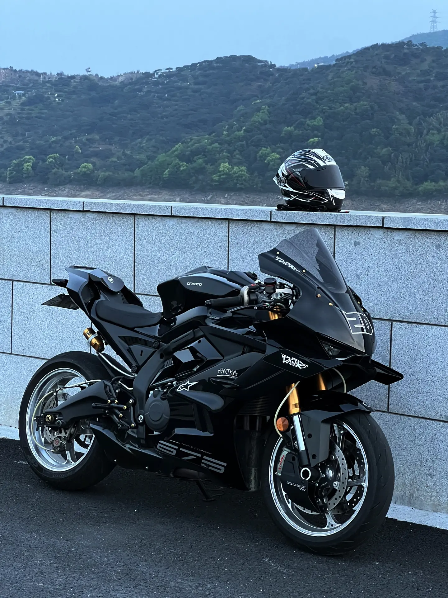 春风675sr arai激进白 春风动力