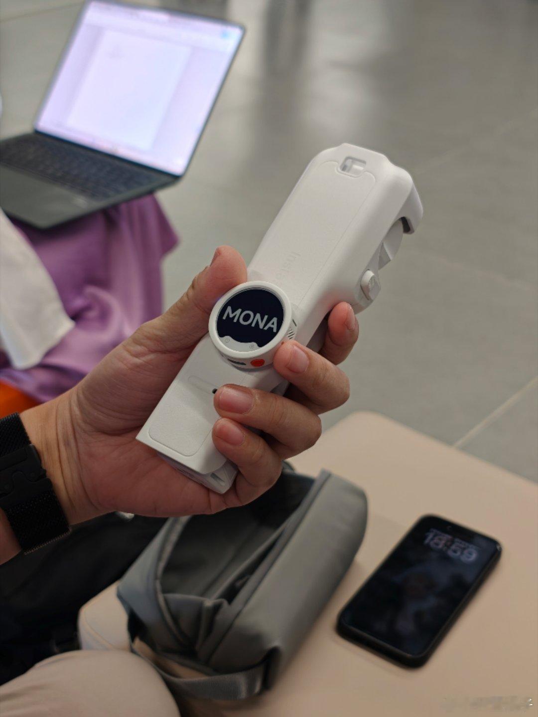 Insta360的Mic Pro 可以DIY图像拍啥车，就显示什么品牌LOGO…