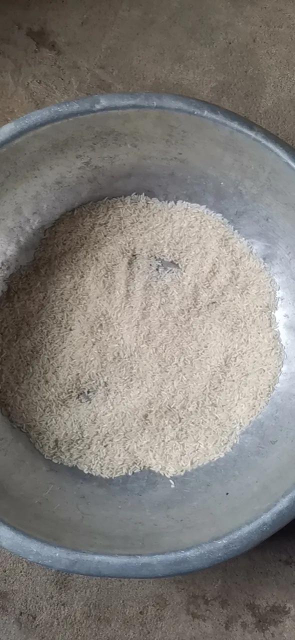 如果做份好酒米，首先要把米小火慢炒到米粒发黄，再加小药和药酒这样米粒会更加吸收小
