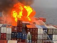 看着霍尔木兹海峡的火光，心里真不是滋味。这个世界好像越来越不按常理出牌了。今天挨