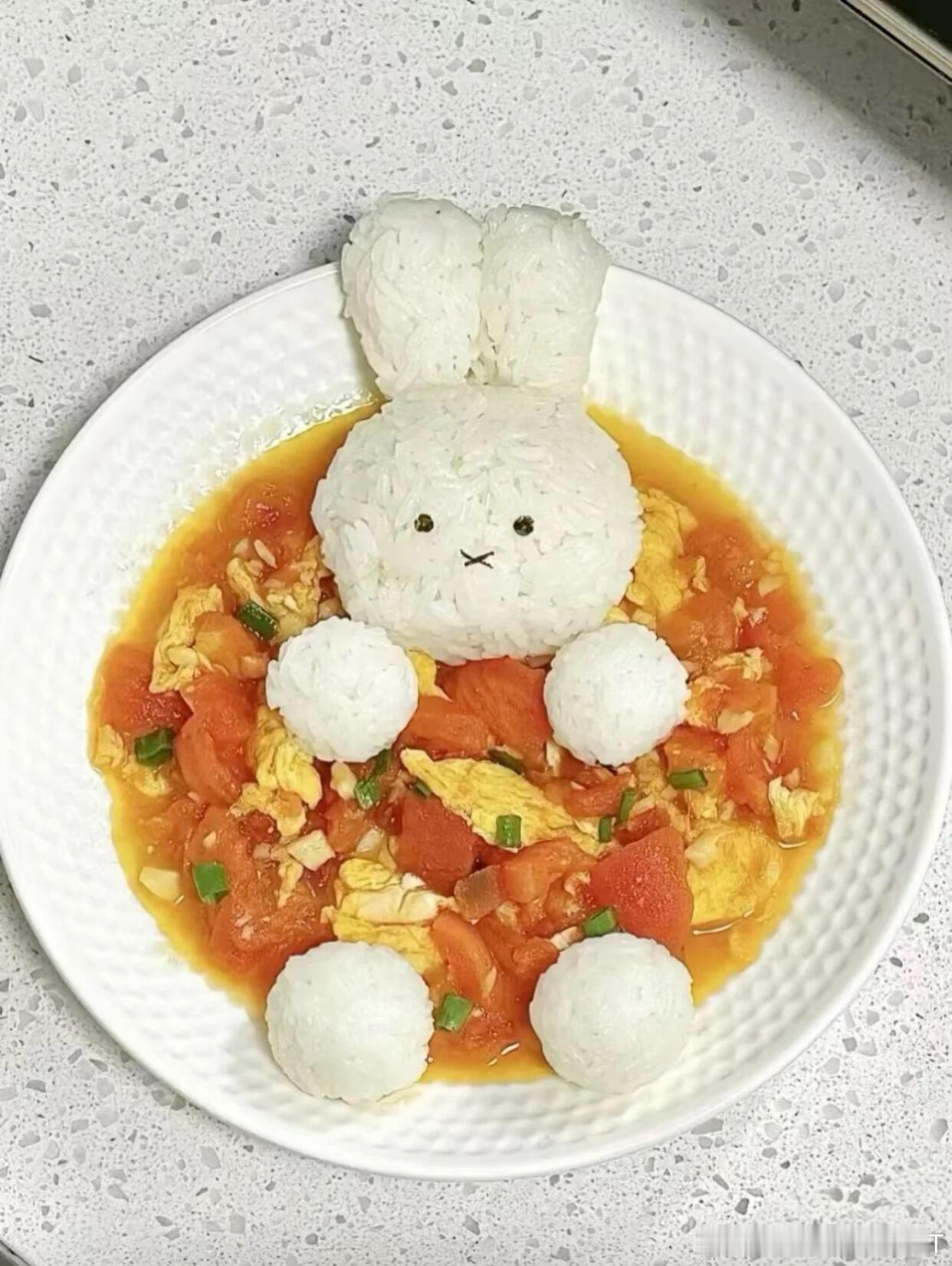把饭捏成小兔🐰 ​​​