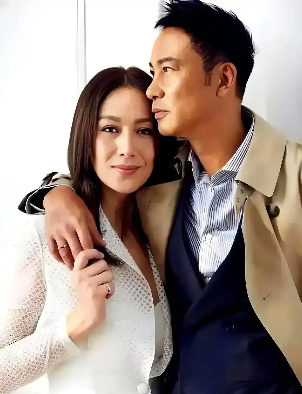 任达华琦琦的女儿任晴佳刚满20岁，已经在伦敦时装周一连走了三场大秀。

镜头扫到