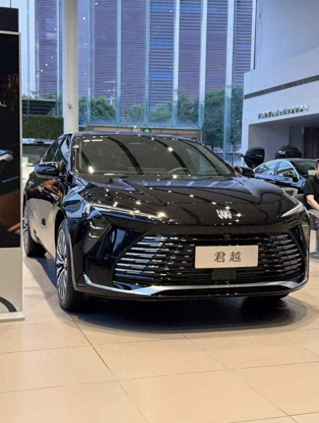 还记得这款美系轿车吗？2027款君越到店！