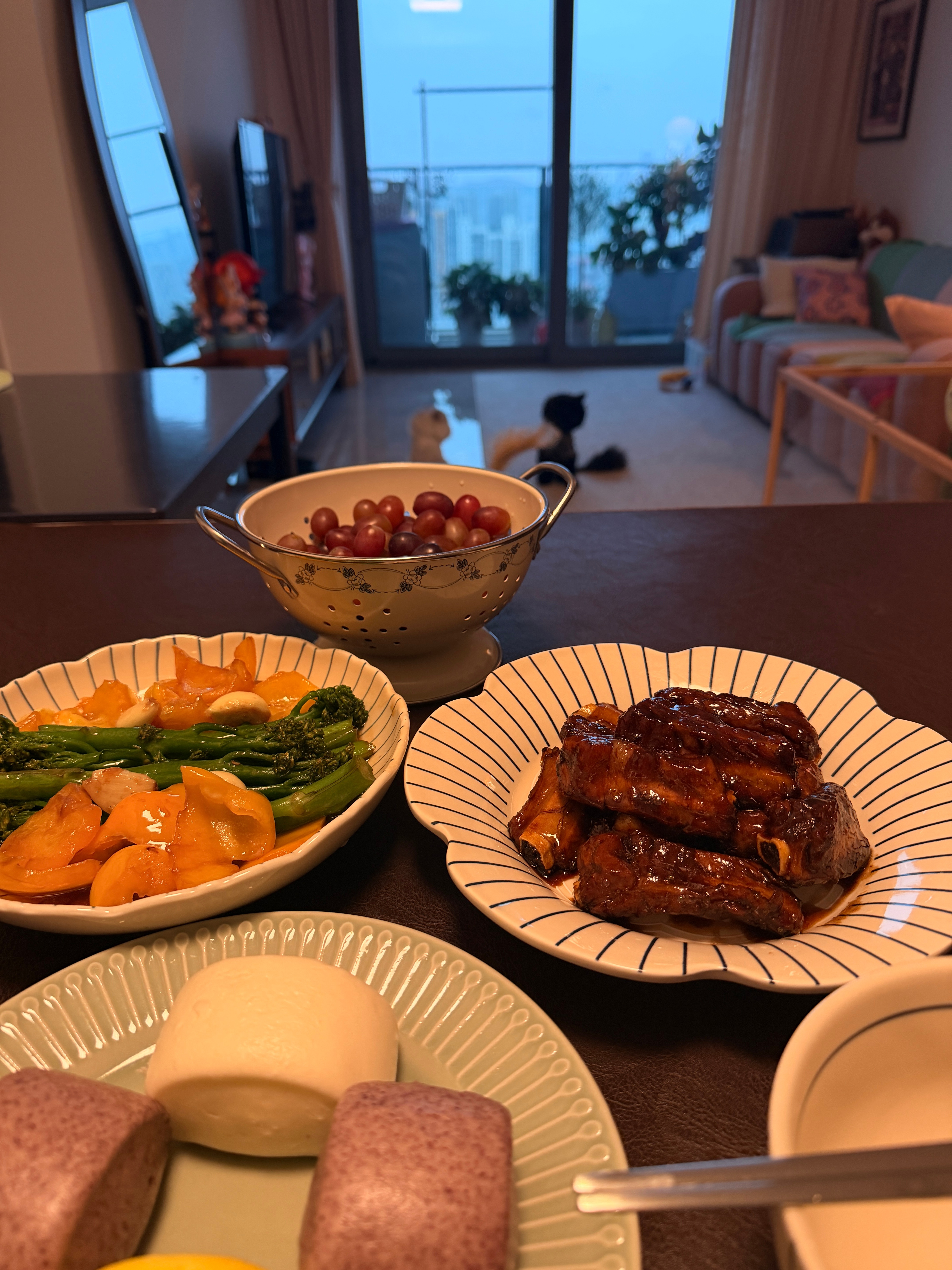 今日小彤私厨我这个糖醋排骨做的真的很绝诶