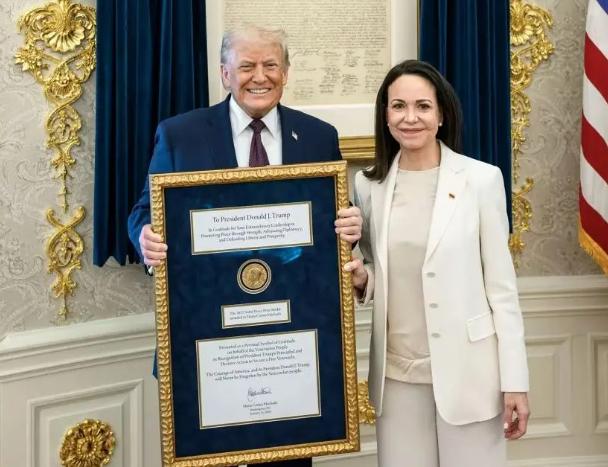 委内瑞拉反对派领袖将诺奖送给了特朗普，而特朗普给她的回礼则相当寒碜……

周四，