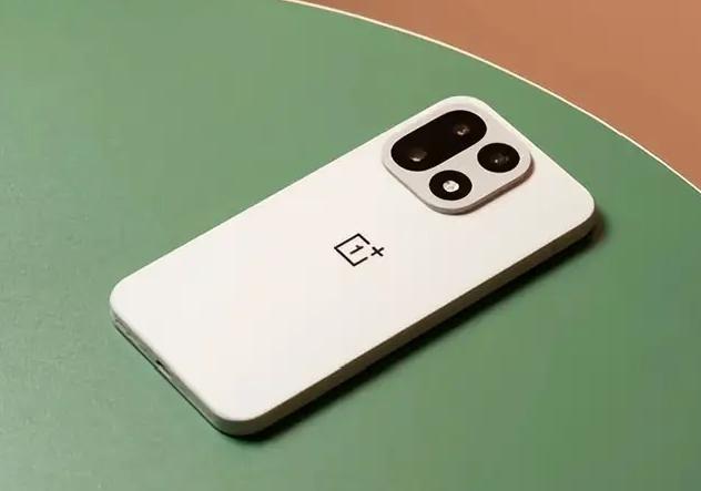 一加15来了！
一加13会大降价吗！
十月初在OPPO官网买了一台12+512的