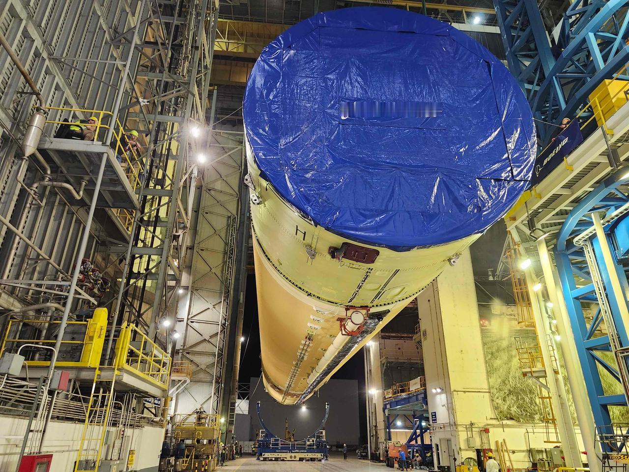 将执行阿尔忒尼斯3号任务的SLS发射系统，即将开始组装