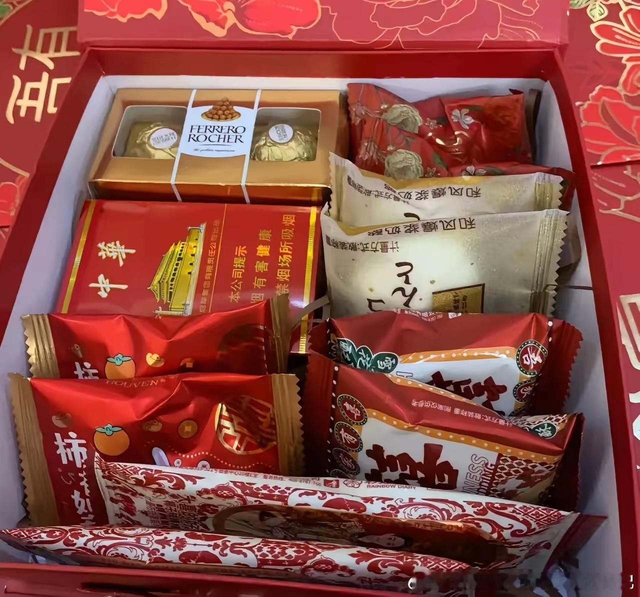 同事儿子结婚，给我一包喜糖，我也没有在意，随手放在车里。接女儿放学，她随手就拆开
