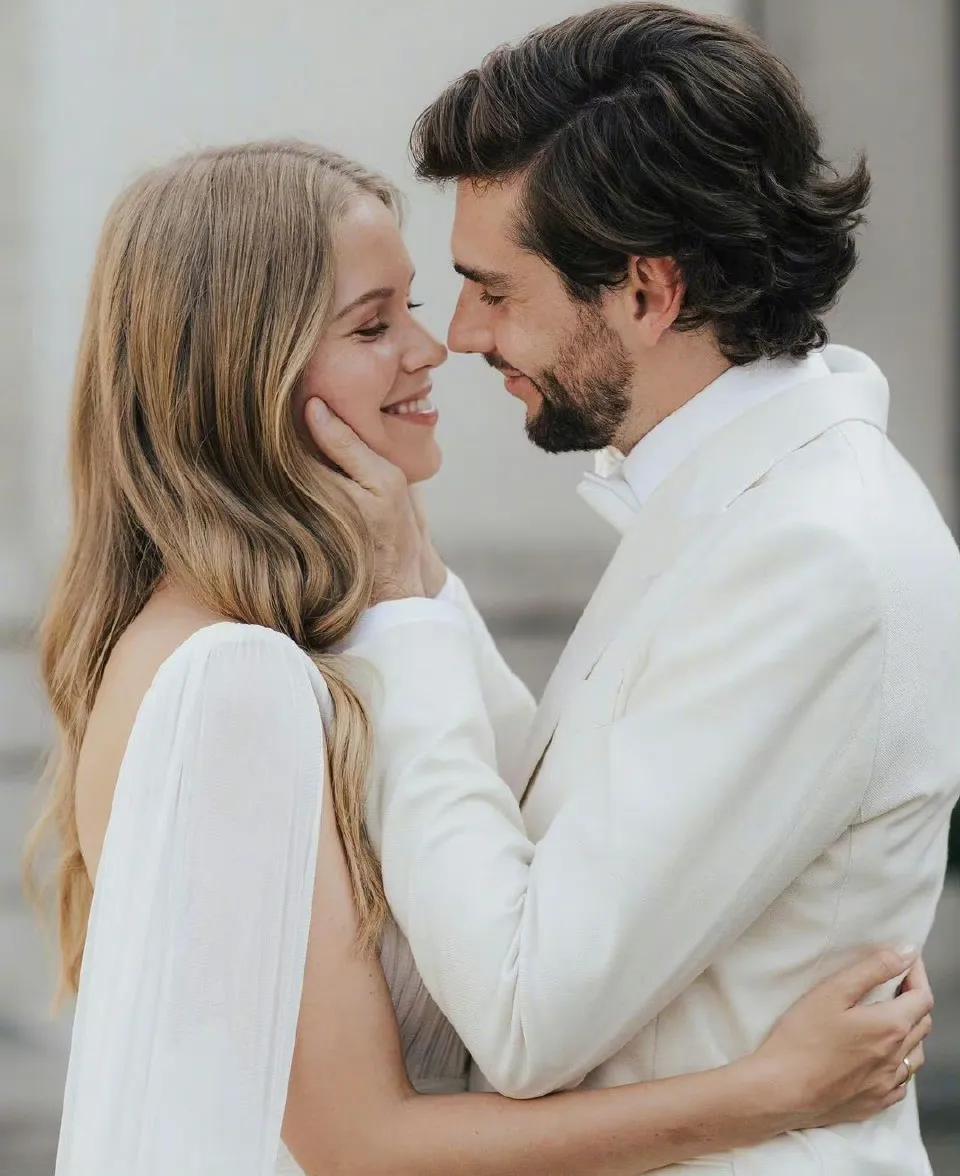 震惊！西班牙帅哥Alvaro Soler官宣已结婚！

就在今天Alvaro S