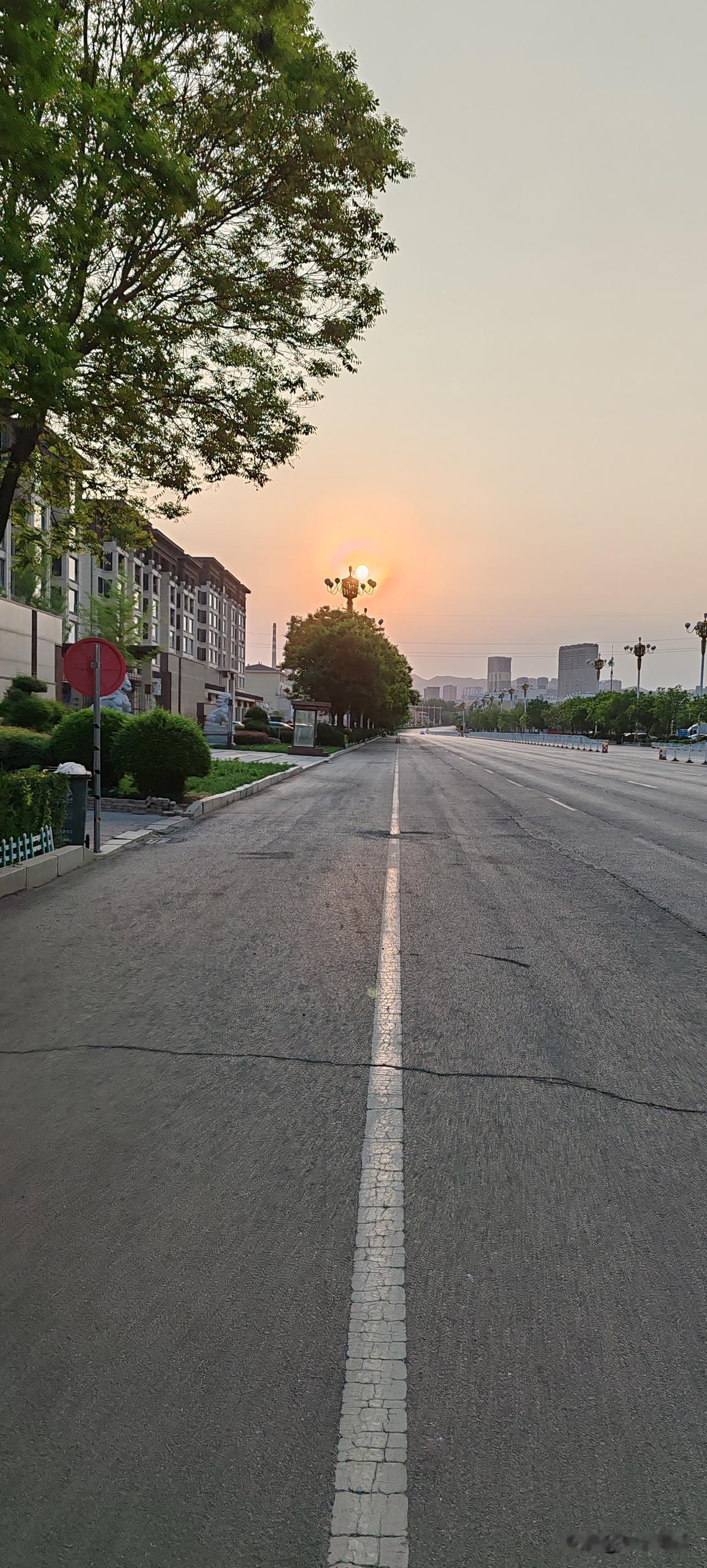 多问几个为什么，
那些不贪图老头钱的老婆，
能和老头共同付出的老婆，
为了什么？